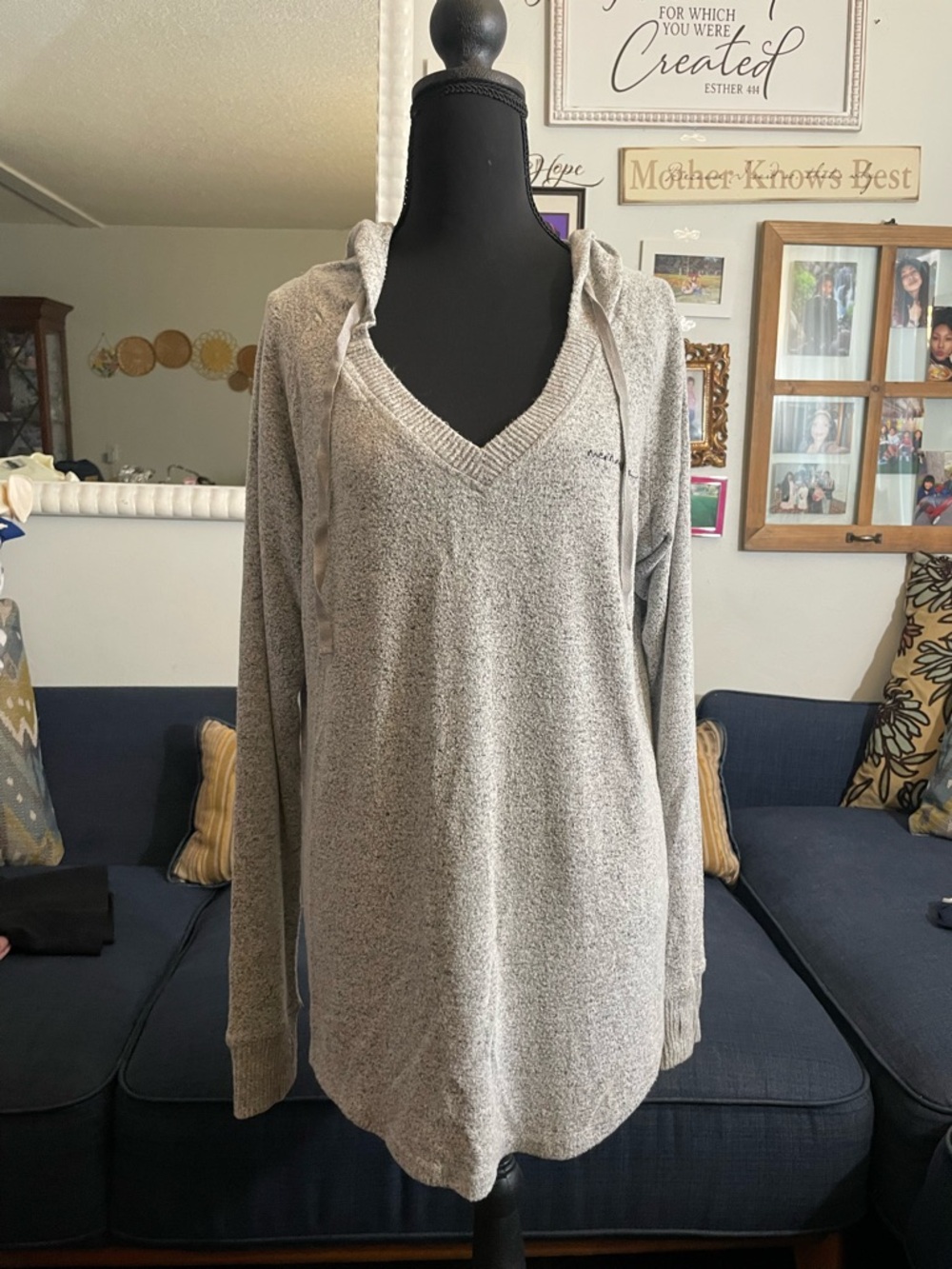 Cozy V-Neck Hooded Pullover Sweatshirt in Light Gray